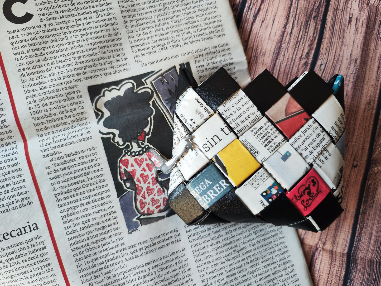 Carteras de Papel Reciclado de Periódico | Hechas a Mano | Sostenibles y Únicas