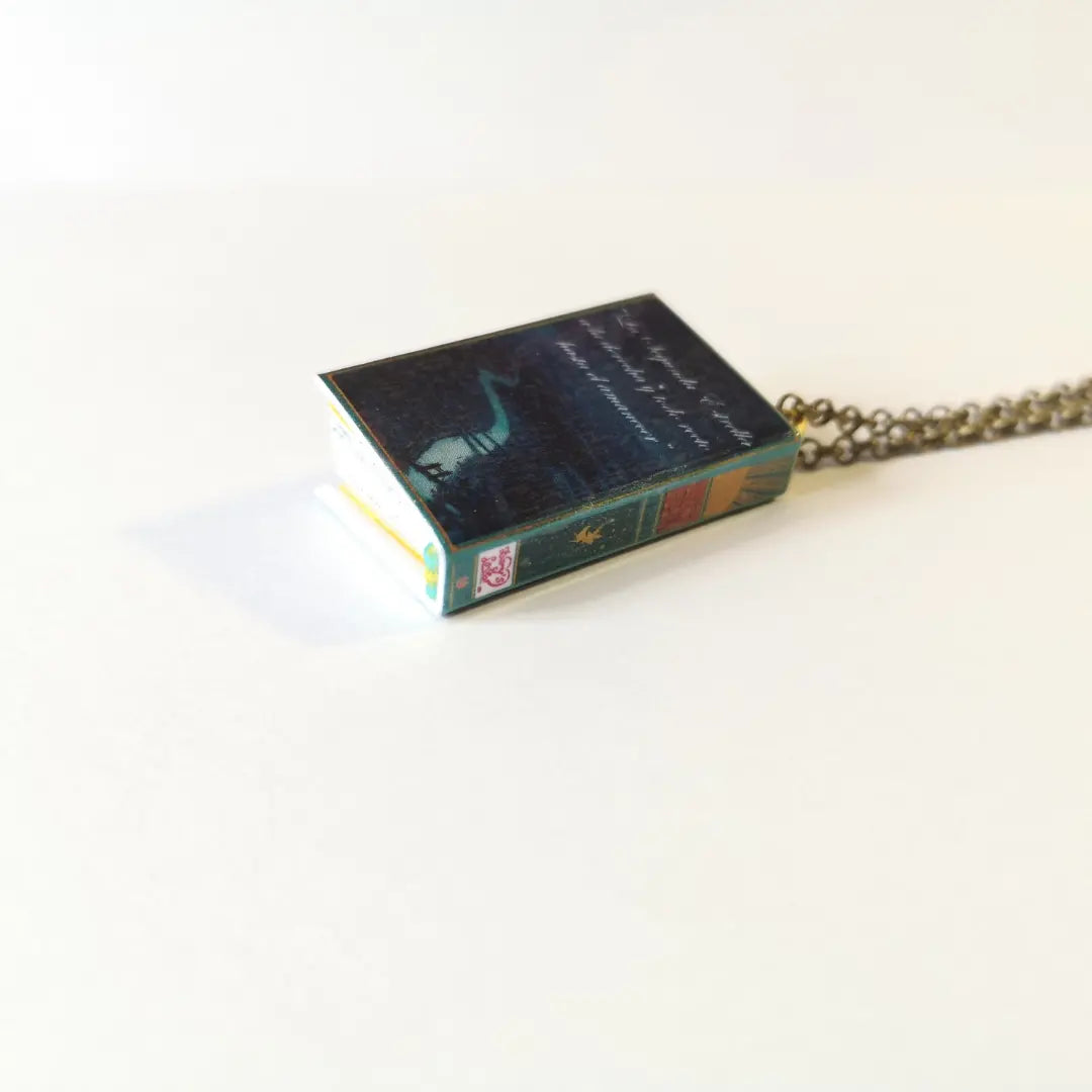 Mini Libro Peter Pan – Colgante, Marcapáginas o Llavero | Hecho a Mano