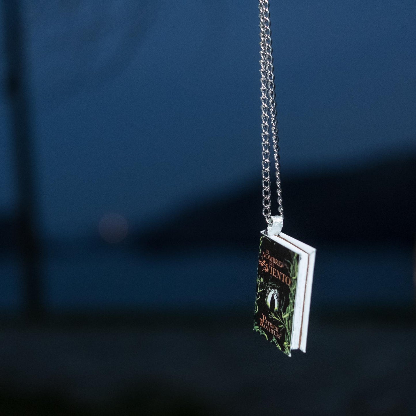 Mini Libro "El Hombre del Viento" – Marcapáginas Literario | Hecho a Mano