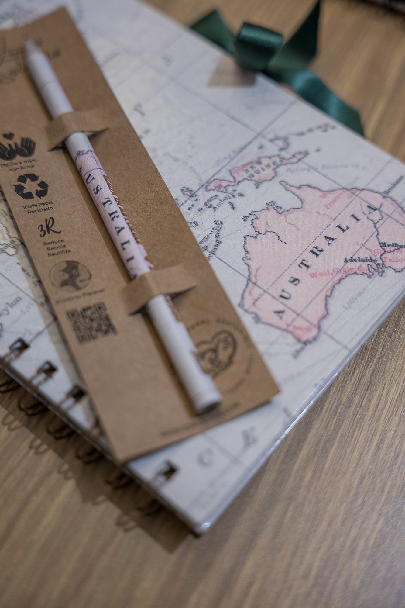 Combo Sostenible | Cuaderno + Lápiz de papel reciclado