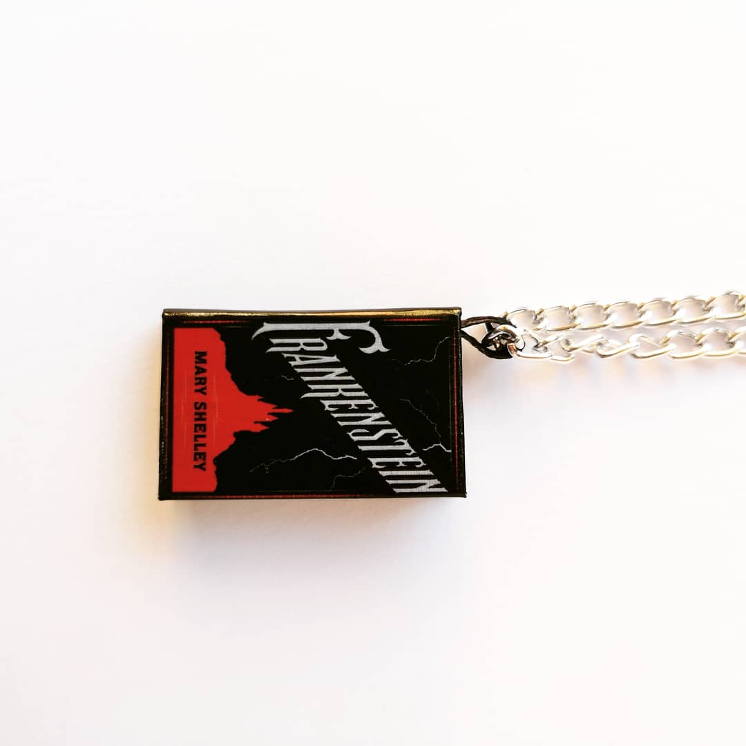 Mini Libro Frankenstein – Colgante, Marcapáginas o Llavero | Edición Limitada | Hecho a Mano