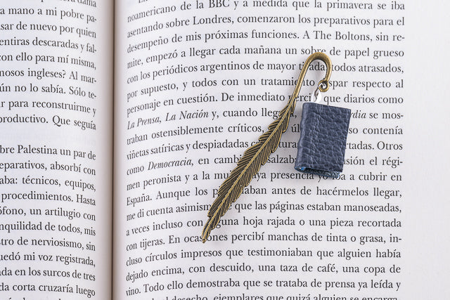Mini Marcapáginas Mini Libro Piel Reutilizada. Marcador de pagina