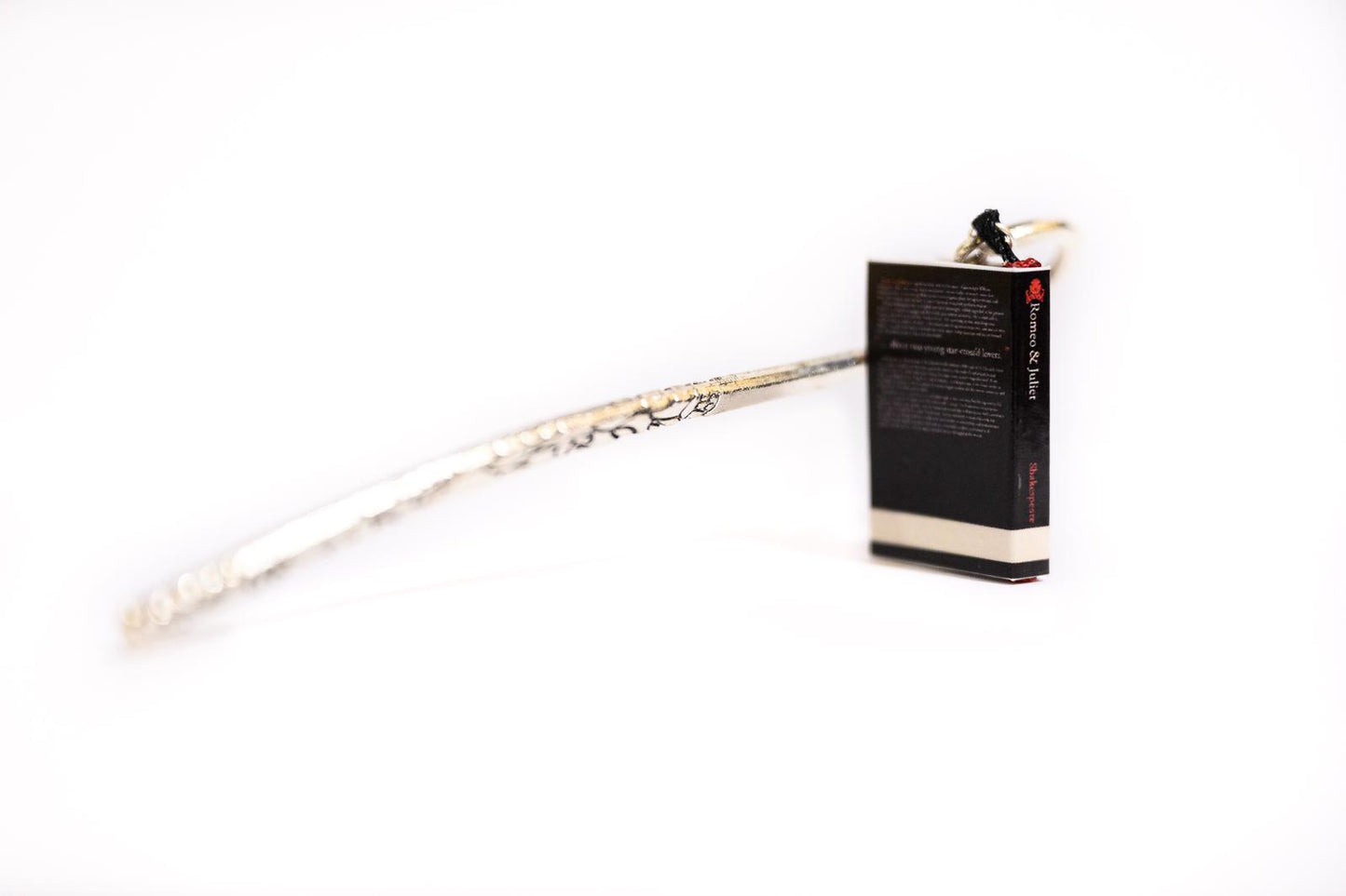 Mini Libro "Romeo y Julieta" – Marcapáginas Hecho a Mano